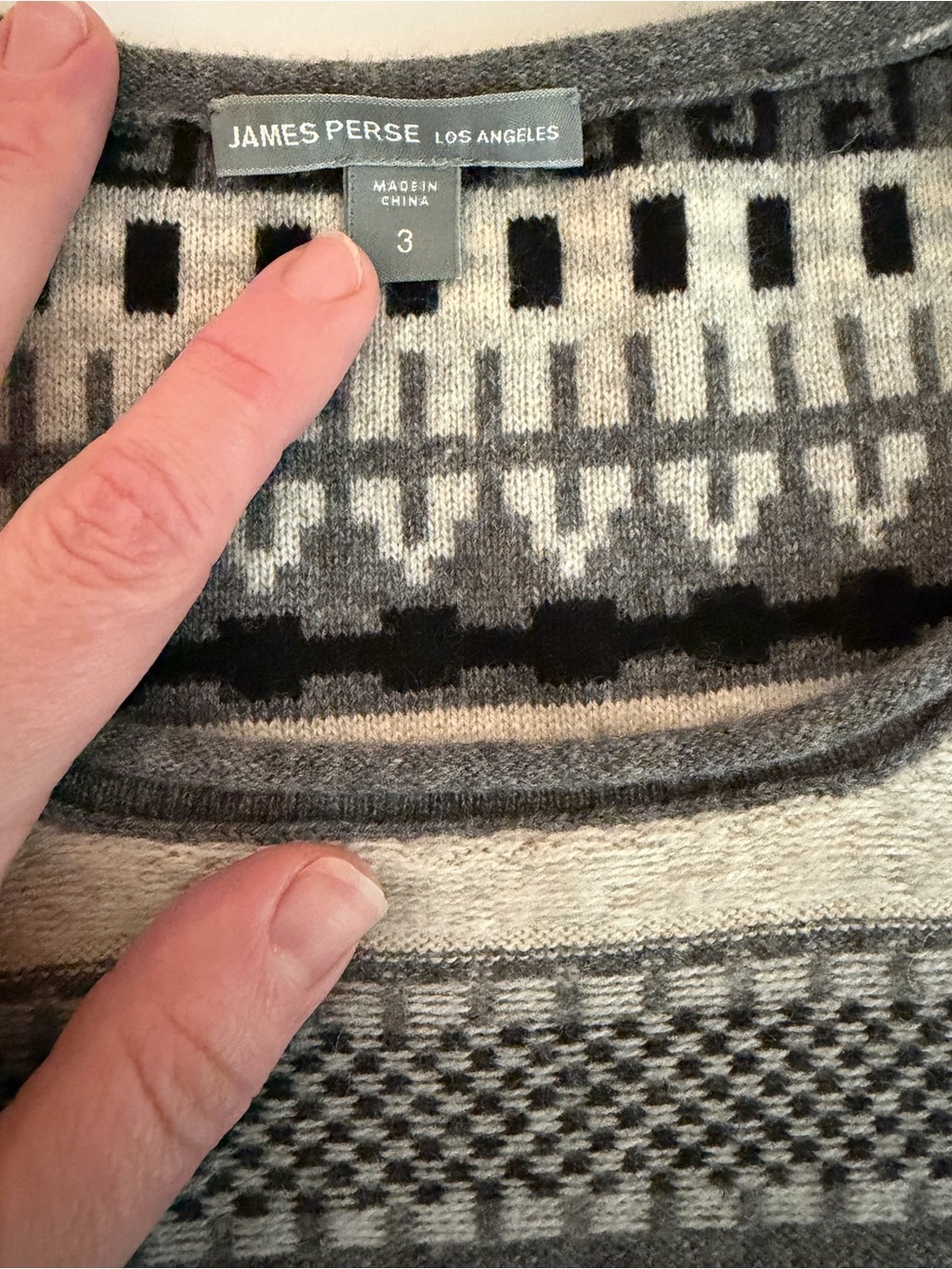 100% Cashmere James Perse Gray Patterned Scoopneck Sweater - Picture 2 of 7